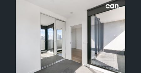 Stylish 2-Bedroom Apartment with Stunning City Views - Photo 4