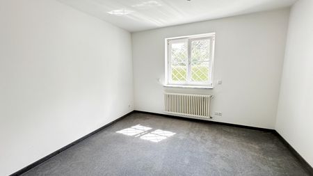 Sanierte 4-Zimmer-Erdgeschoss-Terrassenwohnung in Alt-Harlaching, direkt an der Isar - Foto 2