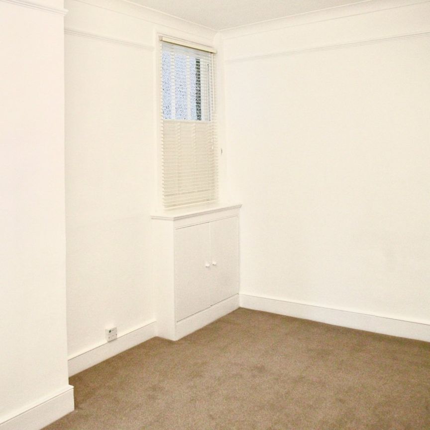 2 Bed Flat, Beatrice Avenue, SW16 - Photo 1