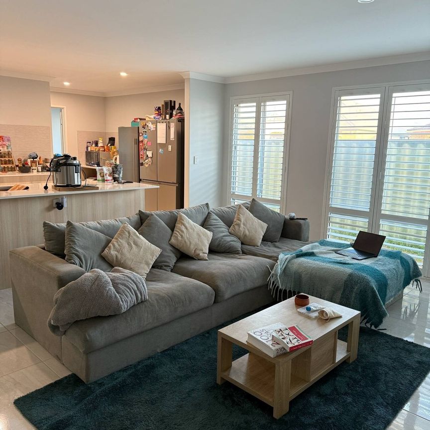 Port Kennedy - Photo 1