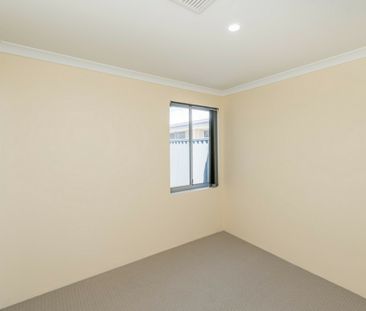 Modern Easy Maintenance Family Home - Photo 6