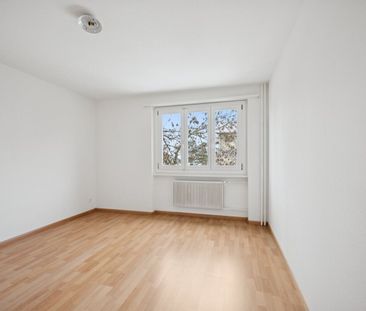 Beautiful renovated apartment in Oensingen - Photo 3