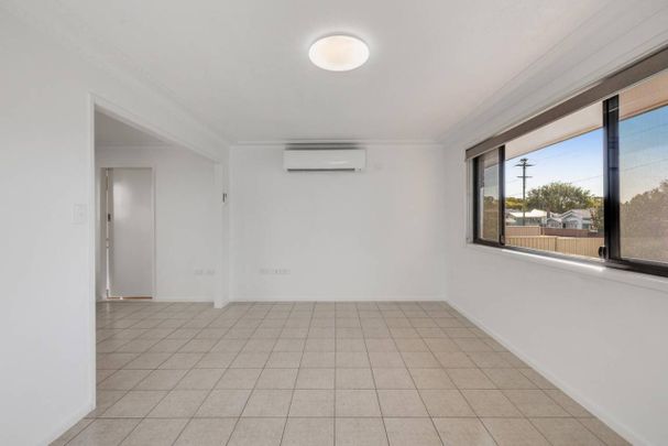 Neat & Tidy Home - Minutes from the CBD - Photo 1