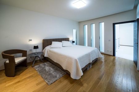 5 bedroom luxury Townhouse for rent in Sierra Blanca, Spain - Photo 2