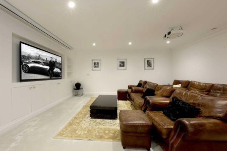8 bedroom detached house to rent - Photo 5