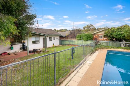 2 Sherwood Avenue, Kooringal, NSW 2650 - Photo 3