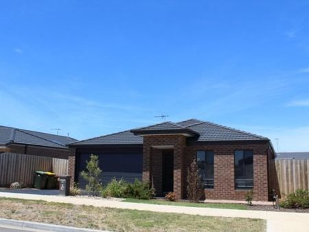 12 Tannin Way, Waurn Ponds - Photo 4