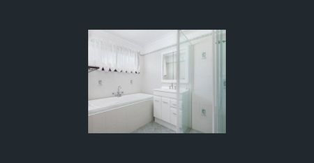 Modern & Private... - Photo 4