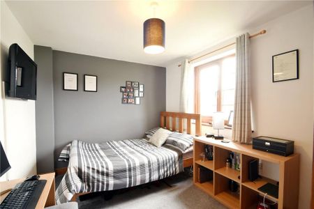 6 bedroom detached house to rent - Photo 5