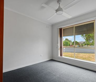 Charming Family Home in a Prime Location - Photo 4