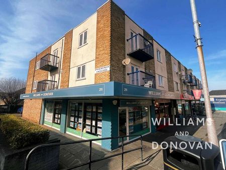 High Road, Benfleet, SS7 - Photo 5