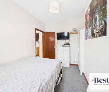 5 Victoria Street, BT388AQ, Carrickfergus - Photo 4