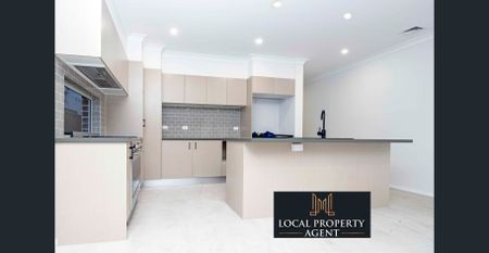 NEAR-NEW 4 BEDROOM DUPLEX MASTERPIECE – MOVE IN BEFORE CHRISTMAS! - Photo 4