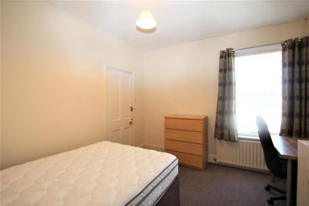 4 bedroom terraced house to rent - Photo 4