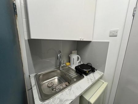 Studio to rent - Photo 3