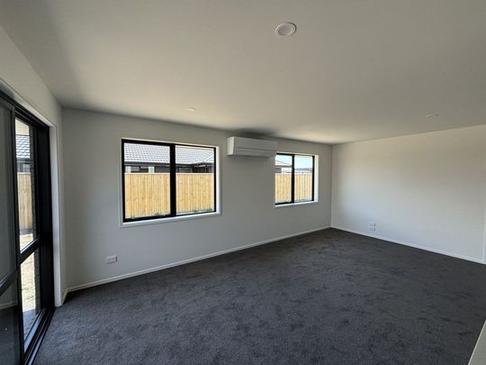 3 Earl Way - One Week of Free Rent! - Photo 1