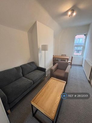 3 bedroom flat to rent - Photo 1