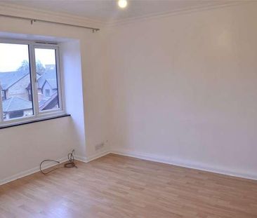 Rossignol Gardens, Carshalton, Surrey, SM5 - Photo 3