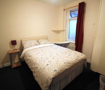 4 bedroom terraced house to rent - Photo 6