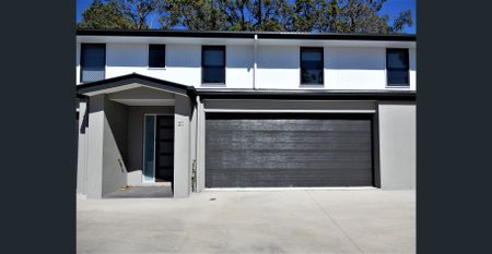 NEW 3 BEDROOM 2 BATHROOM TOWNHOUSE WITH POOL IN COMPLEX - Photo 5