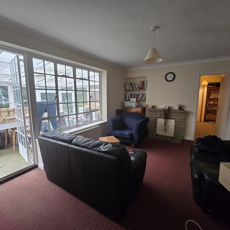 1 bedroom in a house share to rent - Photo 1