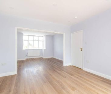 4 bedroom detached house to rent - Photo 2