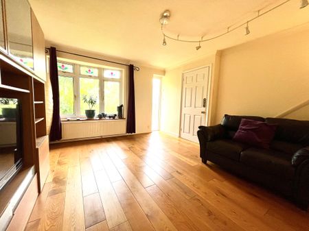 3 bedroom semi-detached house to rent - Photo 4
