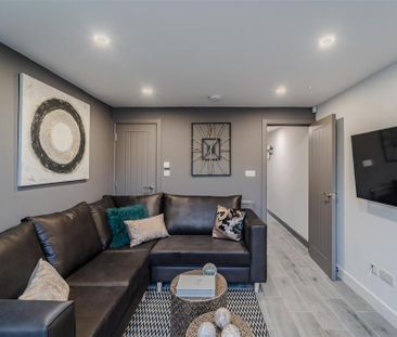 5 bedroom terraced house to rent - Photo 4