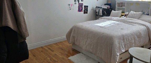 Grandes chambres à louer près de l'hôpital Maisonneuve-Rosemont - Photo 1