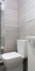 2 bedroom ground floor flat to rent - Photo 4