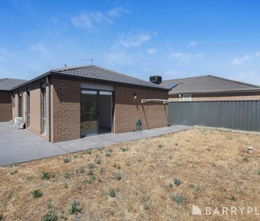 Discover your ideal home in this beautifully presented three-bedroo... - Photo 5