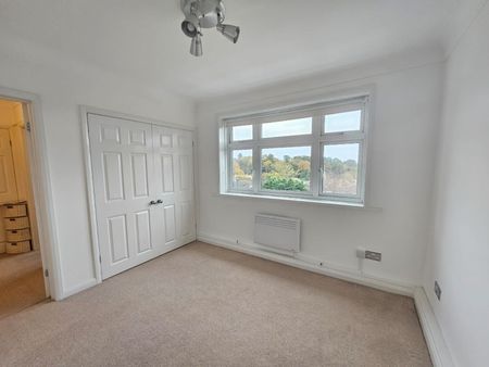 Bassett Avenue, Southampton - Photo 5