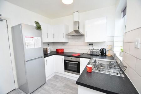 4 bedroom house to rent - Photo 3