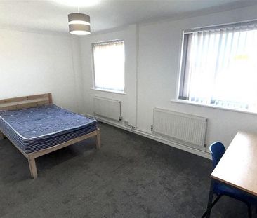 3 bedroom maisonette to rent - Photo 4