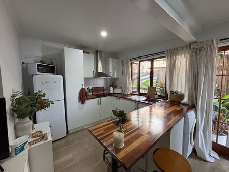 Stylish Studio in the Heart of Paddington - Photo 4