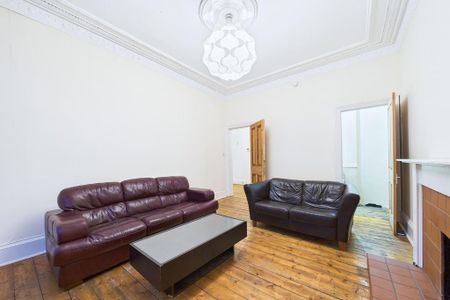 3 bedroom flat to rent - Photo 2