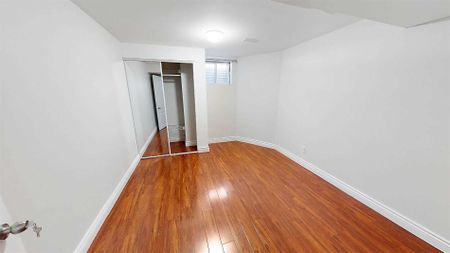 For Lease - 12 Fortune Crescent, Richmond Hill, Ontario - Photo 2