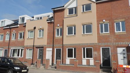 4 Bed Mid Terrace Meynell Road Leicester LE5 - Ace Properties - Photo 4