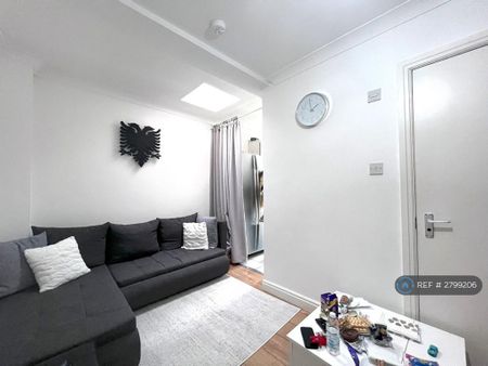 1 bedroom flat to rent - Photo 2