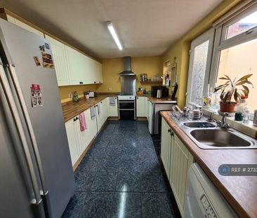 1 bedroom in a house share to rent - Photo 6