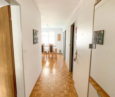 Helle und grosszügige 3.5 Zimmer-Wohnung an ruhiger Lage - Photo 2