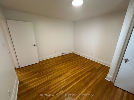 For Lease - 8186 Islington Avenue, Vaughan, Ontario - Photo 4