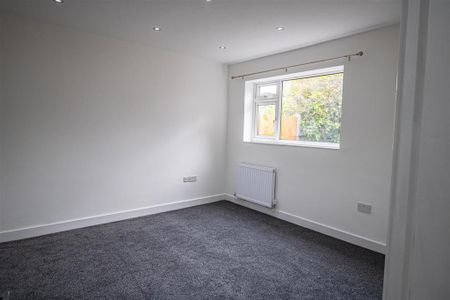 2 bedroom detached bungalow to rent - Photo 3