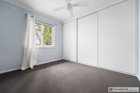 Modernised Four-Bedroom Home - Photo 3