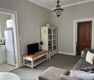 Furnished 1-Bedroom in Parnell – Heritage Charm - Photo 1