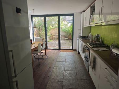 Room in a Shared House, Hazelmere Road, NW6 - Photo 4