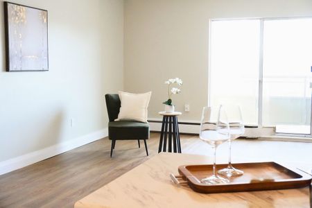 Park Towers Apartments - PARKING SPACE, HEAT & WATER INCLUDED - Photo 3