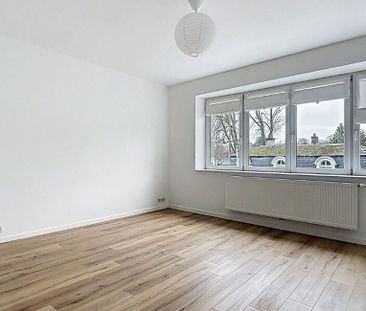 Appartement te huur in Ukkel voor € 980 met 1 slaapkamer - Photo 2