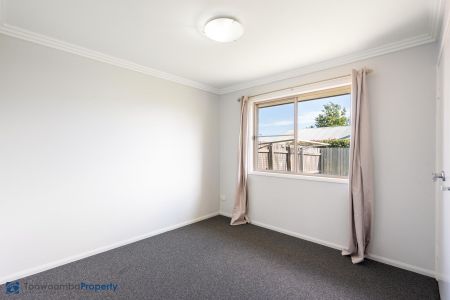 Quality, comfort & security! This two bedroo m home in Wilsonton ticks all the boxes! - Photo 4