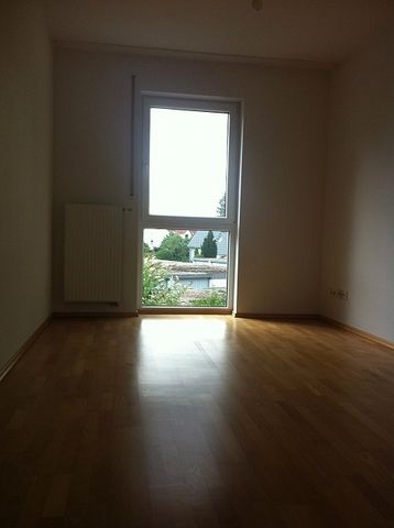 Ruhige und schöne 3 - Zim. Whg. mit großem Balkon, Keller, TG, barrierefrei, ab ... - Photo 2